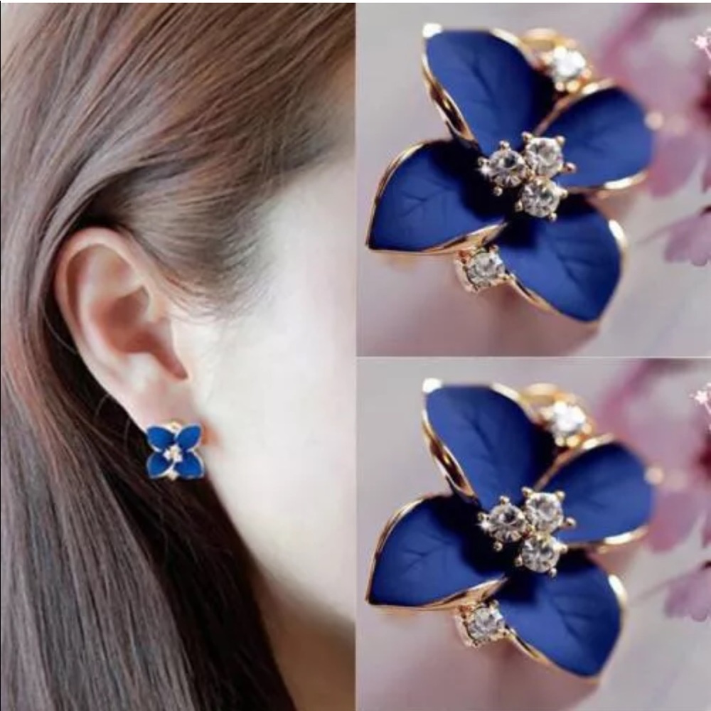 💰FIRM NWT - Blue Camellia Flower Charm Crystal